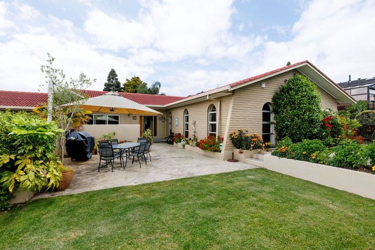 Photo of property in 10 Madill Road, St Andrews, Hamilton, 3200