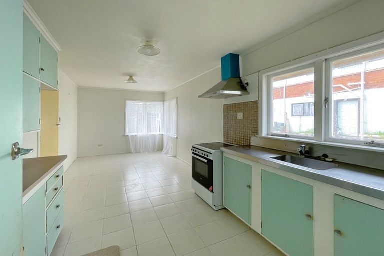 Photo of property in 20 Copley Street, New Lynn, Auckland, 0600