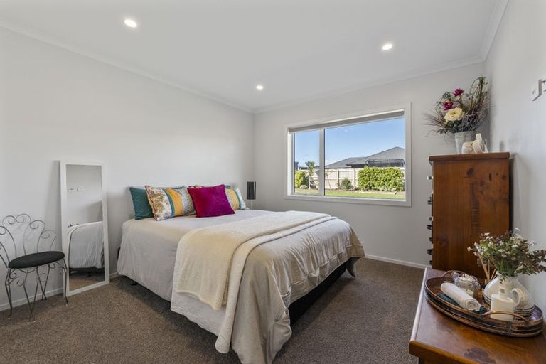 Photo of property in 7 Cross Street, Lepperton, New Plymouth, 4373