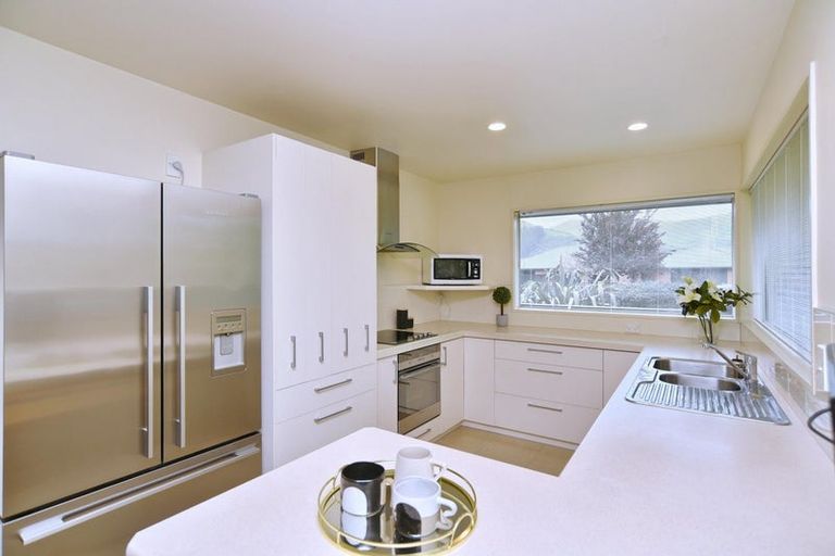 Photo of property in 66 Mauger Drive, Heathcote Valley, Christchurch, 8022