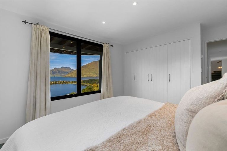 Photo of property in 94 Hensman Road, Queenstown, 9300