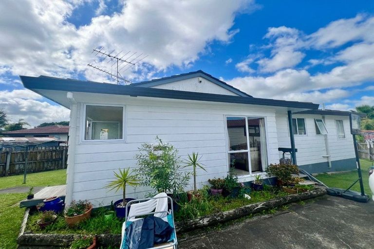 Photo of property in 40 Hassan Drive, Massey, Auckland, 0614