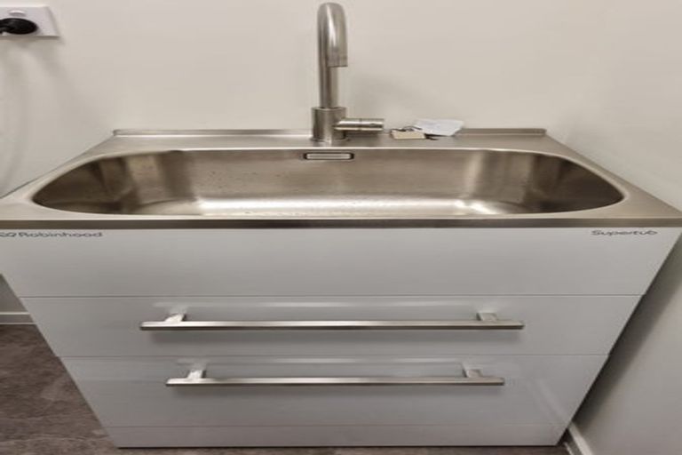 Photo of property in 63u3 Tiketike Way, Brooklyn, Wellington, 6021