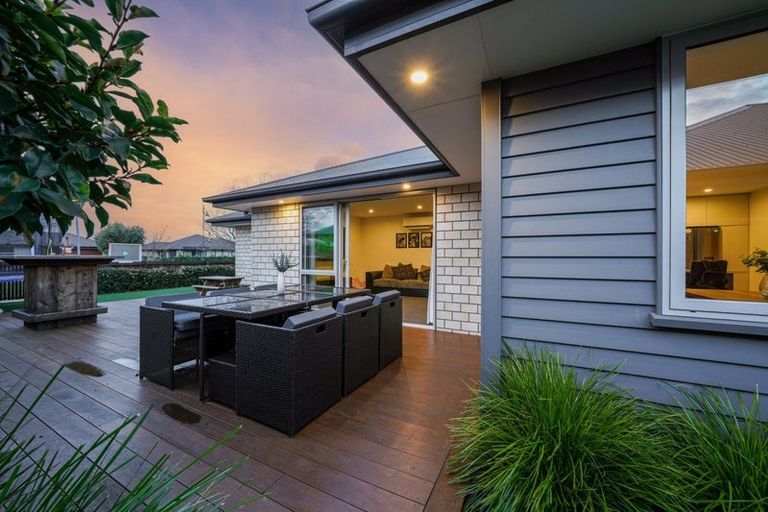 Photo of property in 5 Vittoria Lane, Pegasus, 7612