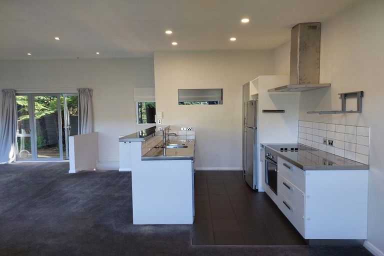 Photo of property in 21 Kopiko Way, Brooklyn, Wellington, 6021