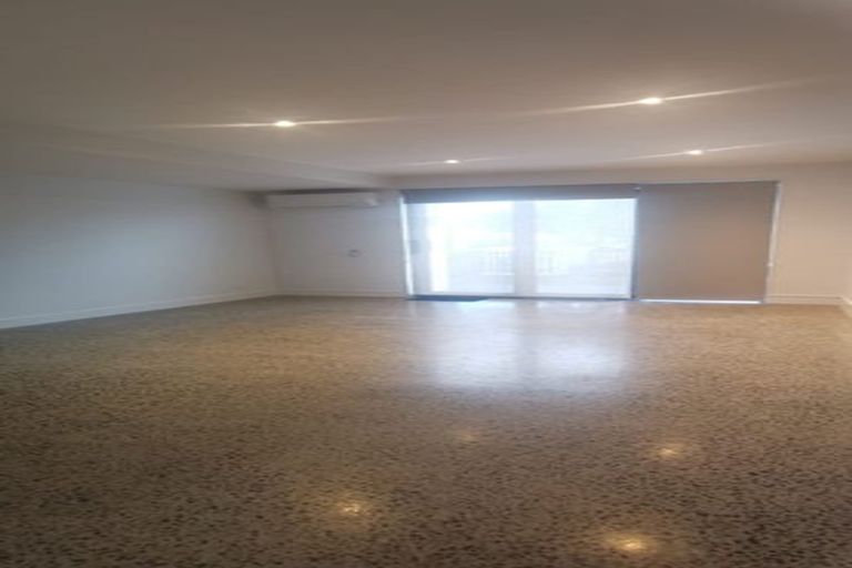 Photo of property in 214 Hobsonville Point Road, Hobsonville, Auckland, 0616