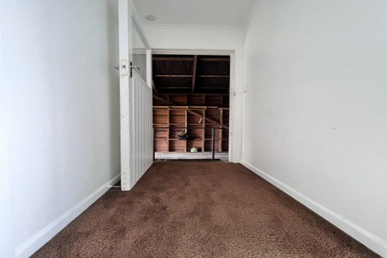 Photo of property in 93 Henderson Valley Road, Henderson, Auckland, 0612