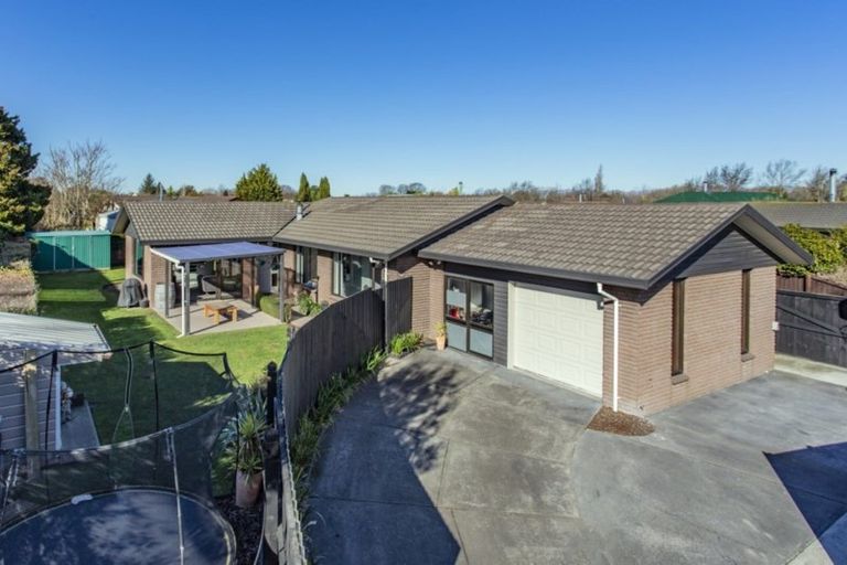 Photo of property in 30 Connemara Drive, Northwood, Christchurch, 8051