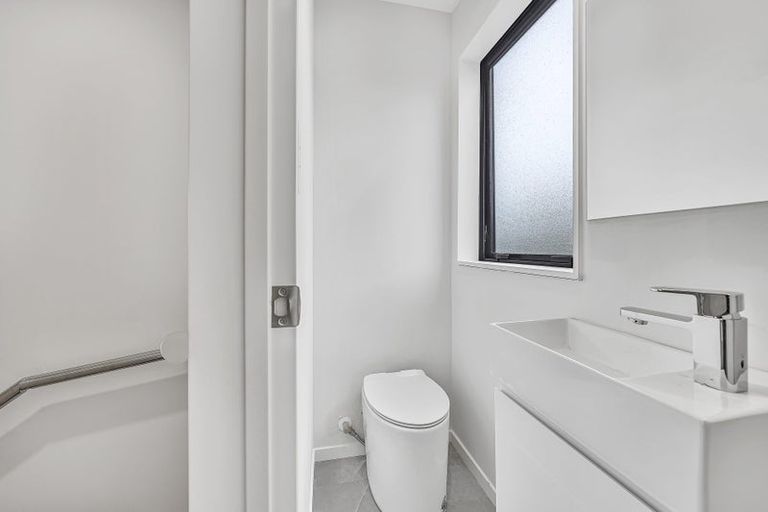 Photo of property in 4/163 Edmonton Road, Te Atatu South, Auckland, 0610