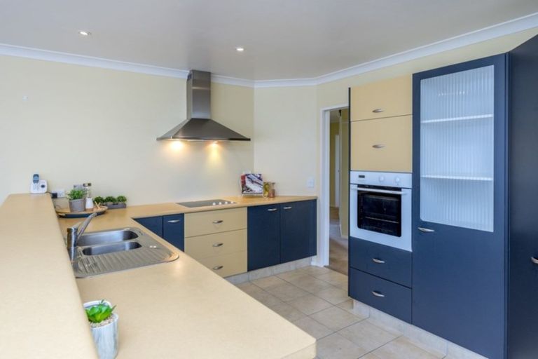 Photo of property in 25 San Priamo Place, Paraparaumu Beach, Paraparaumu, 5032
