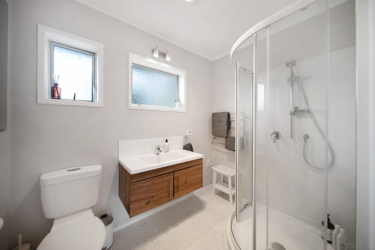 Photo of property in 2/15 Gloaming Place, Conifer Grove, Takanini, 2112