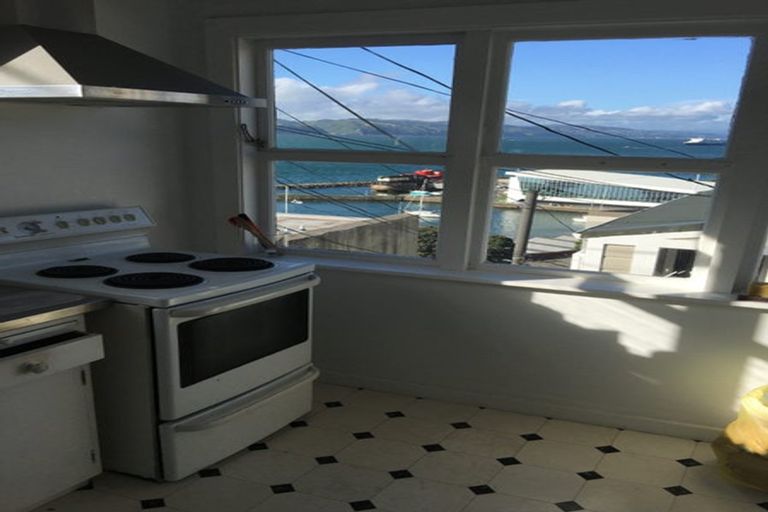 Photo of property in 10 Prince Street, Mount Victoria, Wellington, 6011