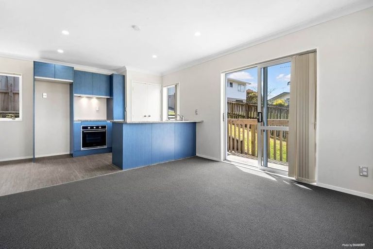 Photo of property in 48 Solar Road, Glen Eden, Auckland, 0602
