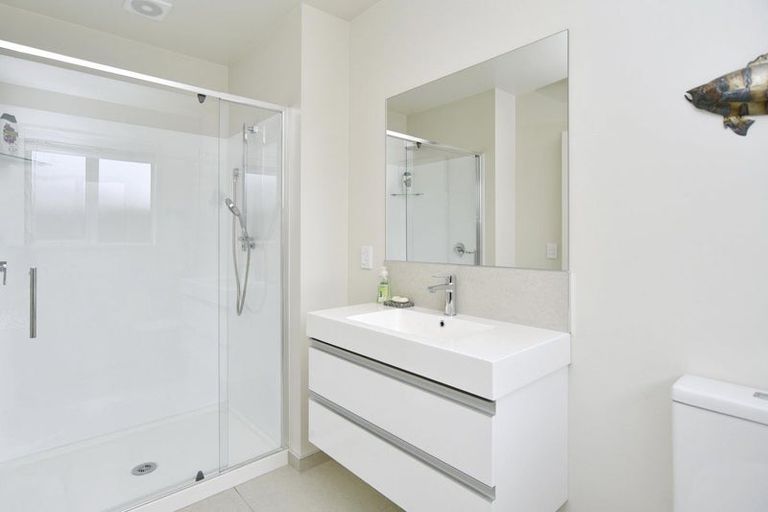 Photo of property in 32 Koura Drive, Rangiora, 7400