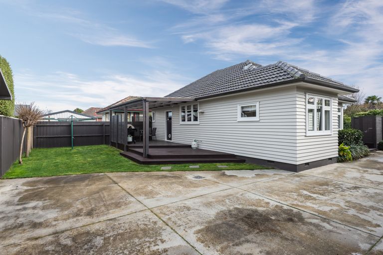 Photo of property in 220 Knowles Street, St Albans, Christchurch, 8052