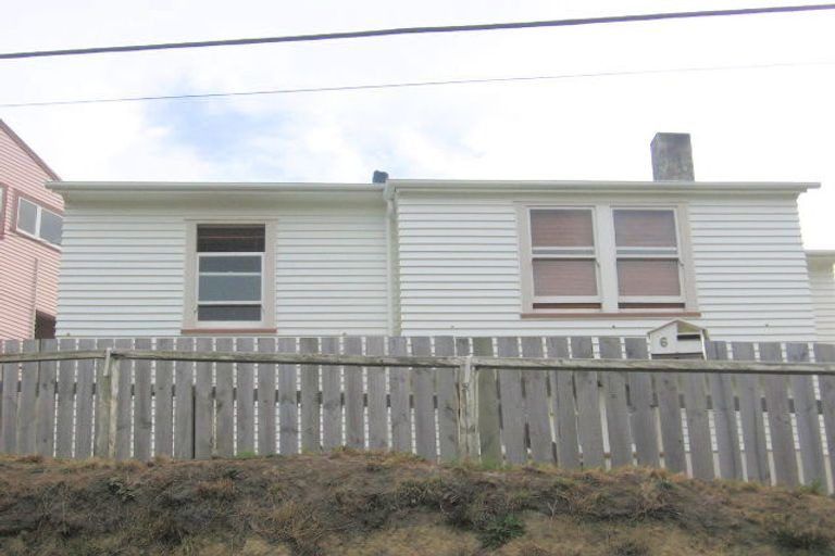 Photo of property in 6 Bowes Crescent, Strathmore Park, Wellington, 6022