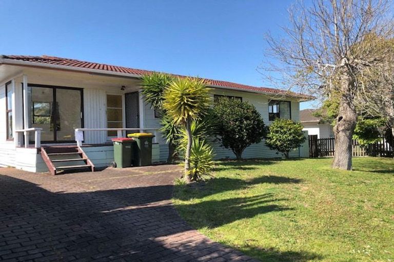 Photo of property in 24 Vanbrugh Place, Bucklands Beach, Auckland, 2014