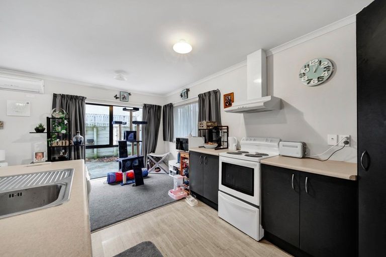Photo of property in 12a Stuart Place, Blagdon, New Plymouth, 4310