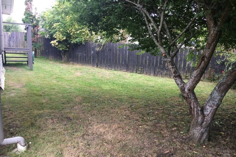 Photo of property in 24 Woodside Road, Massey, Auckland, 0614
