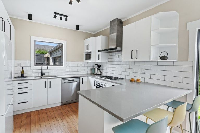 Photo of property in 3 Huia Road, Raumati Beach, Paraparaumu, 5032