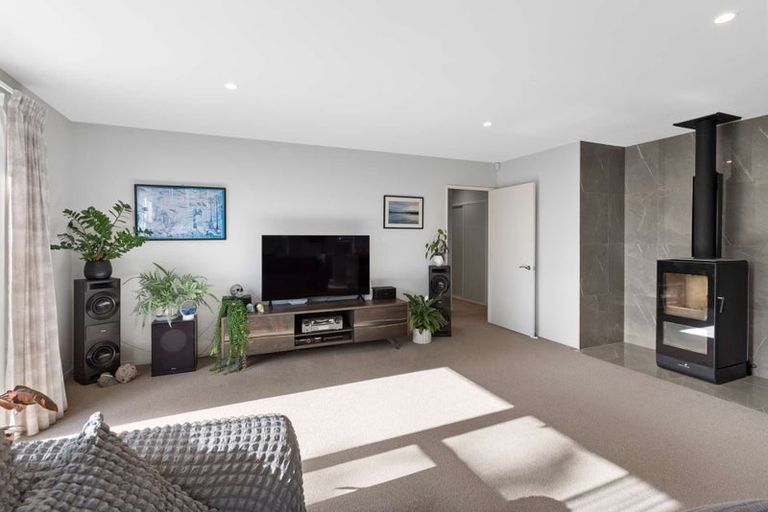 Photo of property in 40 Hewitts Road, Woodend, 7610