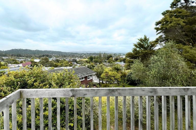 Photo of property in 17a Scotstoun Place, Glen Eden, Auckland, 0602
