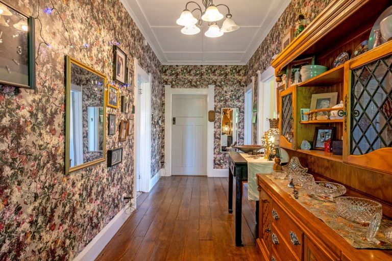 Photo of property in 11 Bear Street, Waverley, 4510