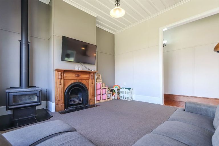 Photo of property in 19 Richmond Street, Inglewood, 4330