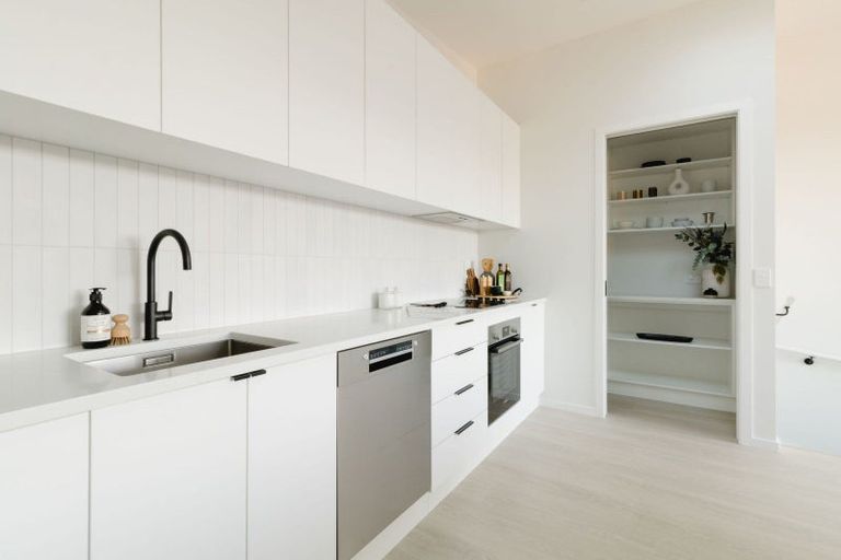 Photo of property in 119 Tiketike Way, Brooklyn, Wellington, 6021