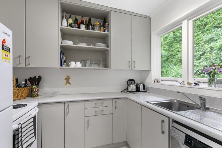Photo of property in 31u7 Homebush Road, Khandallah, Wellington, 6035