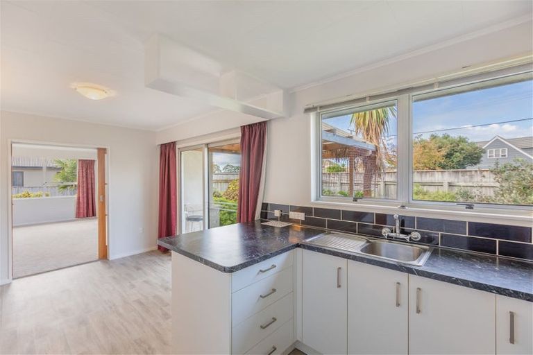 Photo of property in 108a Avondale Road, Taradale, Napier, 4112