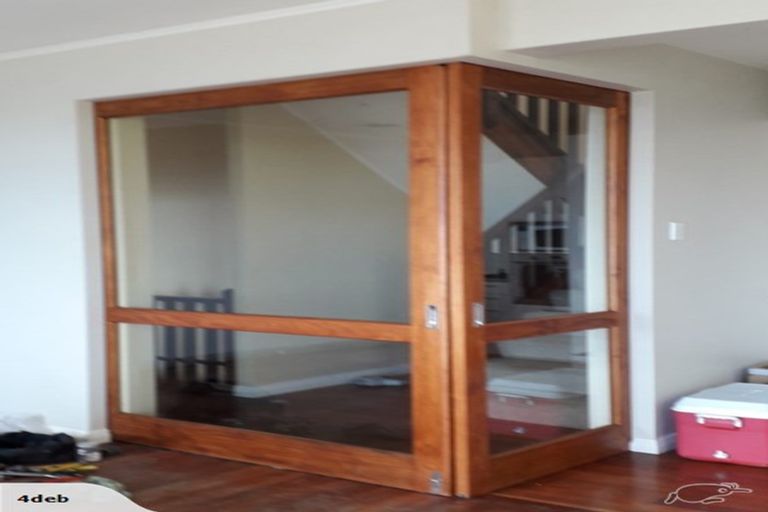 Photo of property in 176 The Esplanade, Island Bay, Wellington, 6023