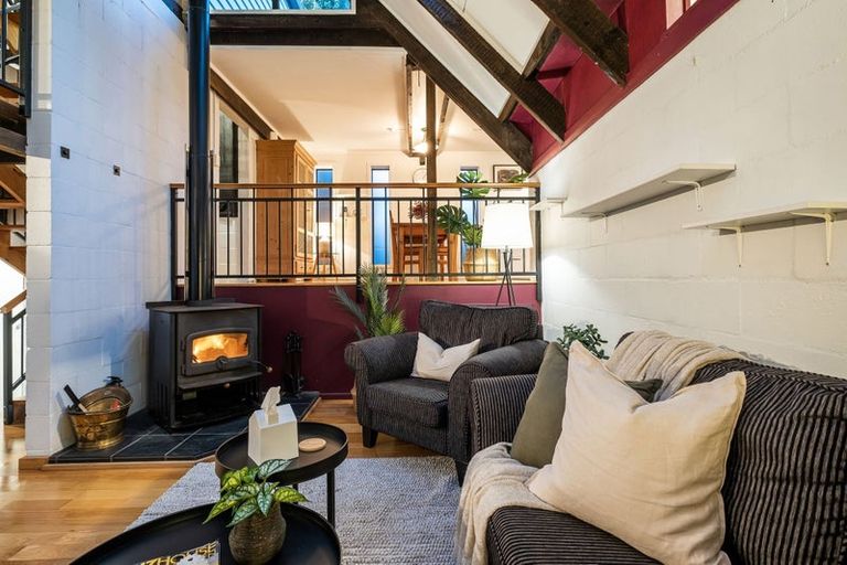 Photo of property in 57 Kahu Road, Paremata, Porirua, 5024