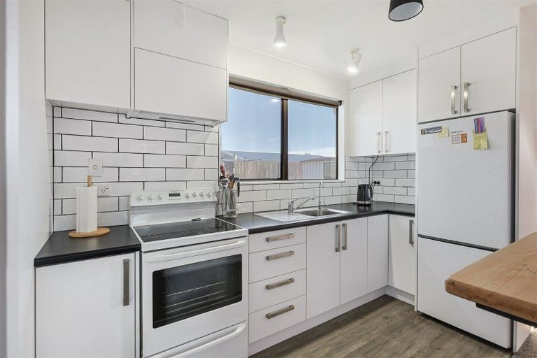 Photo of property in 16 Hunter Street, Westport, 7825