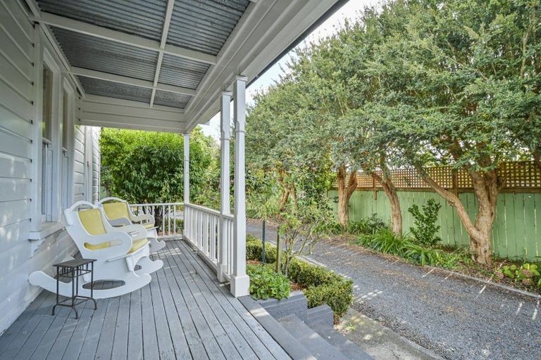 Photo of property in 1205a Karamu Road North, Mayfair, Hastings, 4122