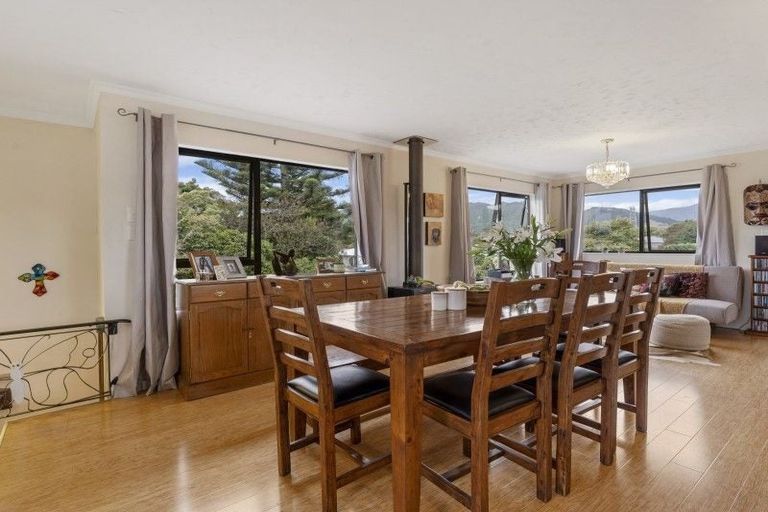 Photo of property in 298 Te Moana Road, Waikanae, 5036