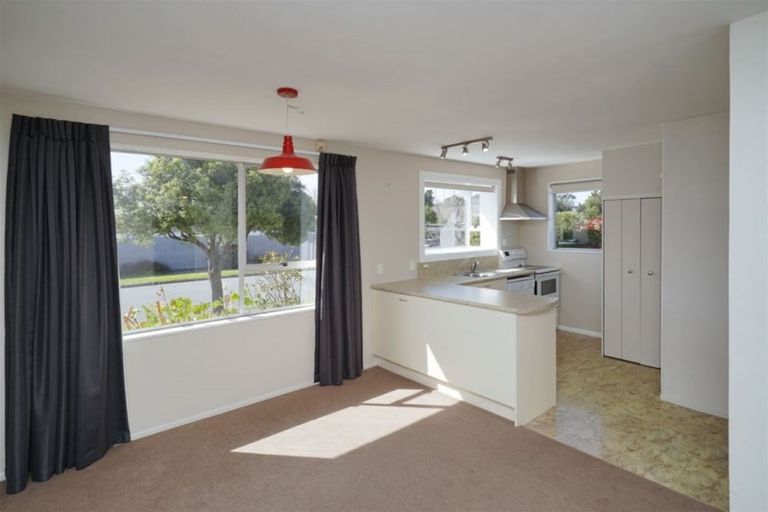 Photo of property in 15 Inwoods Road, Parklands, Christchurch, 8083