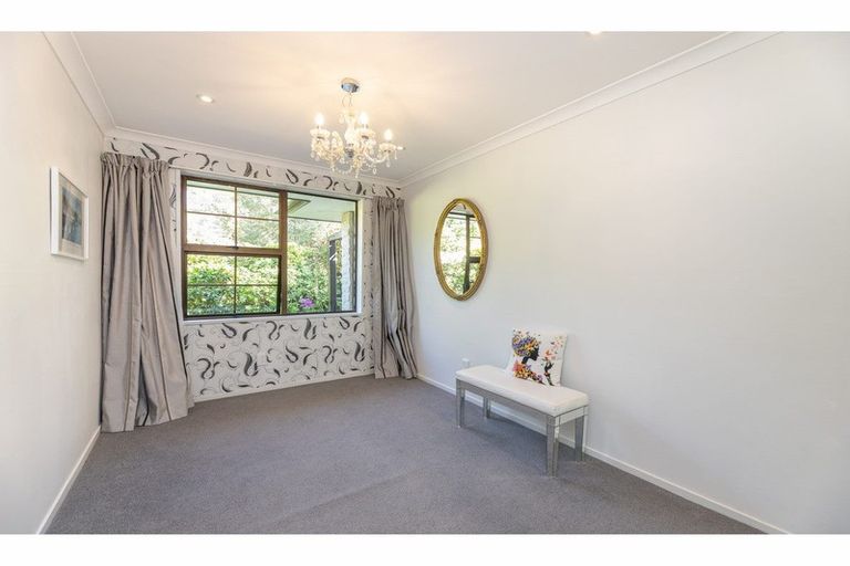 Photo of property in 439 Memorial Avenue, Burnside, Christchurch, 8053