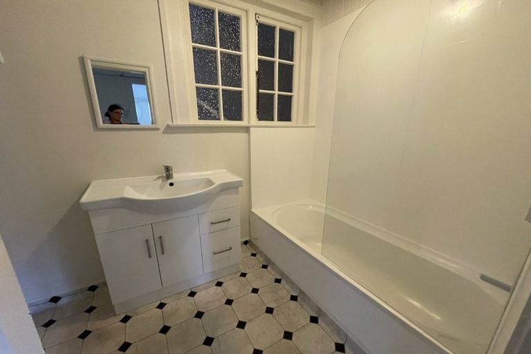 Photo of property in 22a Clifton Terrace, Kelburn, Wellington, 6012