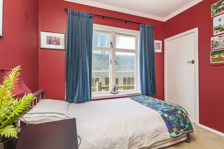 Photo of property in 48f1 Lyall Parade, Lyall Bay, Wellington, 6022