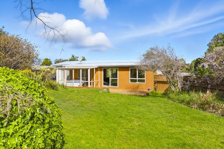Photo of property in 29 Sarah Street, Waikawa Beach, Manakau, 5573