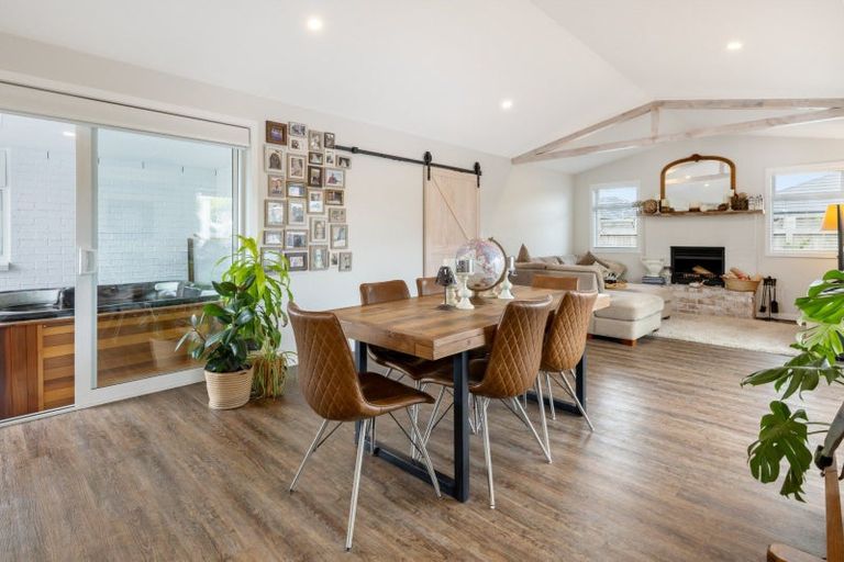 Photo of property in 37 Mahana Way, Pyes Pa, Tauranga, 3112