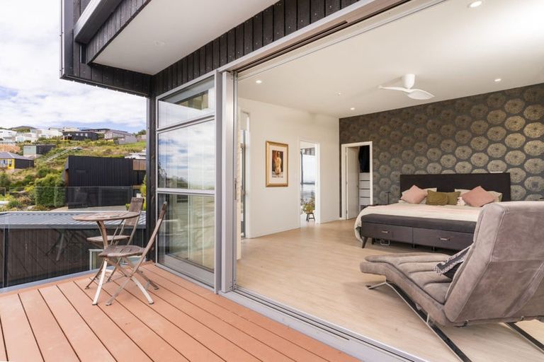 Photo of property in 11 Saint Remy Lane, Redcliffs, Christchurch, 8081