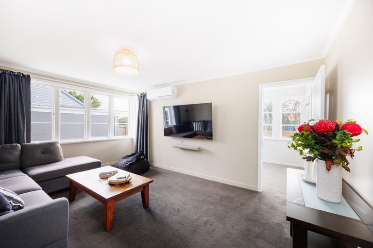 Photo of property in 104 Clyde Crescent, Roslyn, Palmerston North, 4414