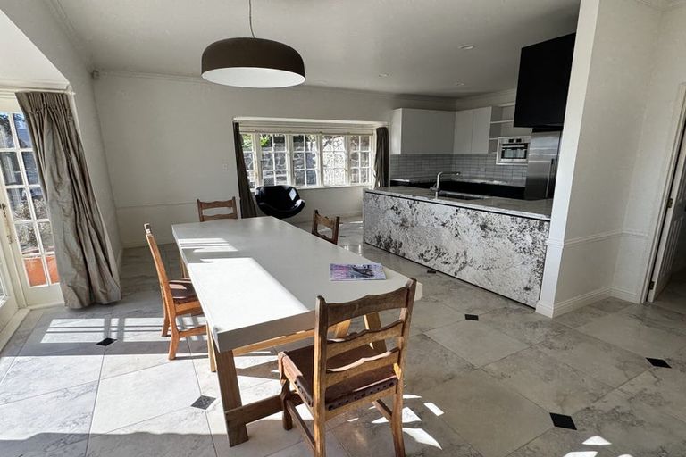 Photo of property in 14 Roslyn Road, Bluff Hill, Napier, 4110
