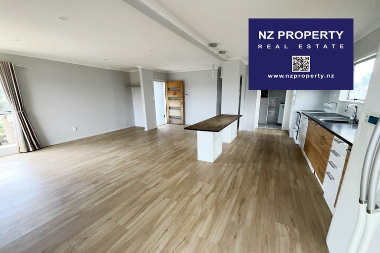 Photo of property in 15 Doone Place, Massey, Auckland, 0614
