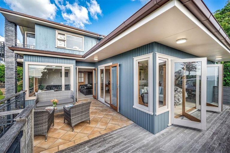 Photo of property in 8 Rangitoto View Road, Cockle Bay, Auckland, 2014