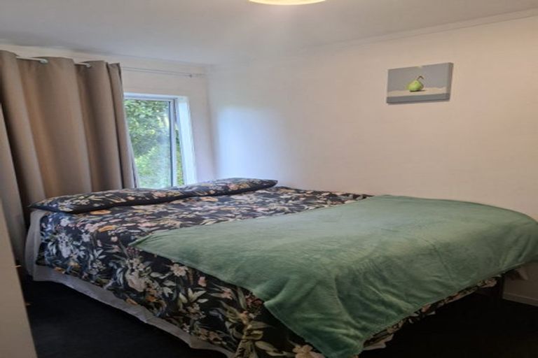 Photo of property in 17a Florio Terrace, Tawa, Wellington, 5028