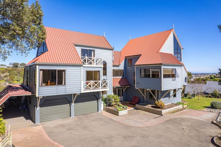 Photo of property in 22 Shakespeare Road, Bastia Hill, Whanganui, 4500
