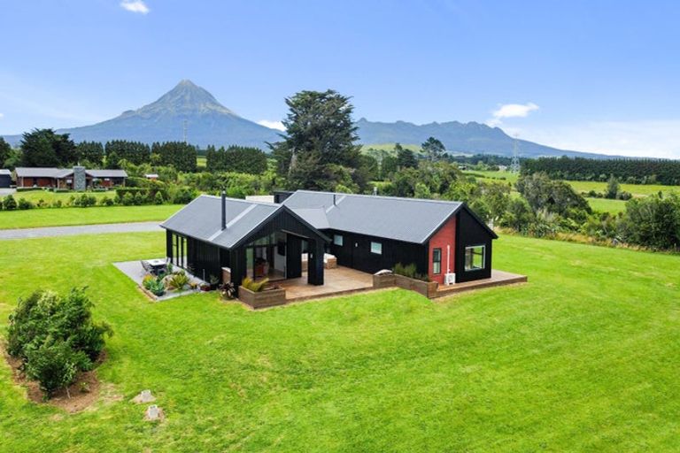 Photo of property in 1506 Egmont Road, Egmont Village, 4386